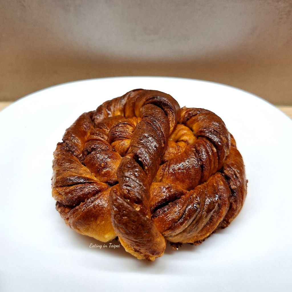 Leaven workshop cinnamon roll