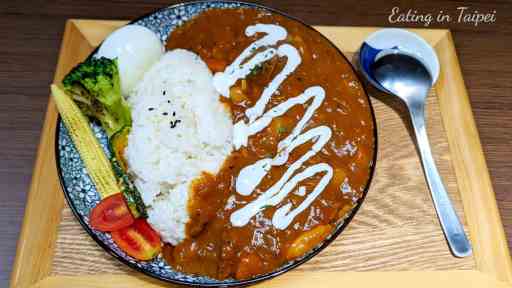 A drizzle of coconut cream on top makes this look beautiful!