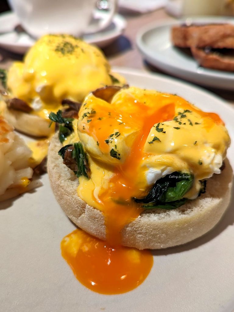 M One Cafe spinach mushroom eggs benedict 2